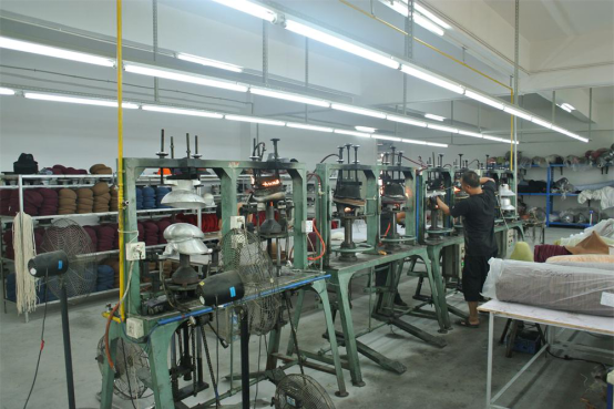 深圳市靈瓏服飾有限公司 深圳市靈瓏服飾有限公司