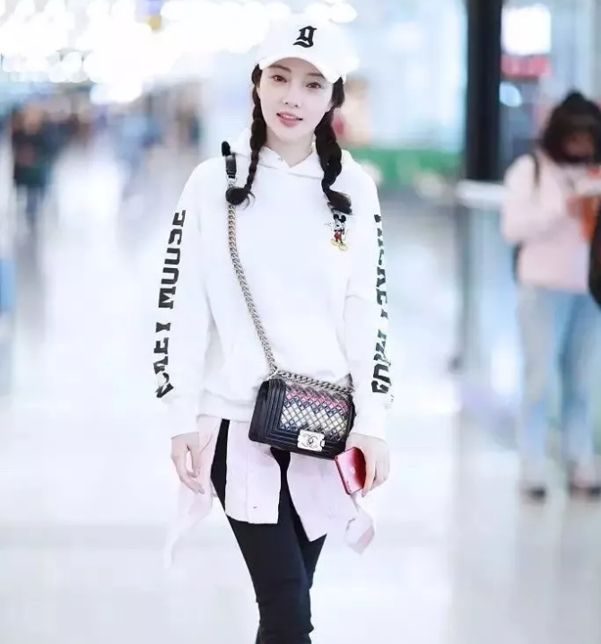 今年秋冬最chic！原來短發(fā)和帽子這么配啊！