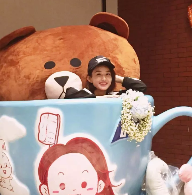 今年秋冬最chic！原來短發(fā)和帽子這么配啊！